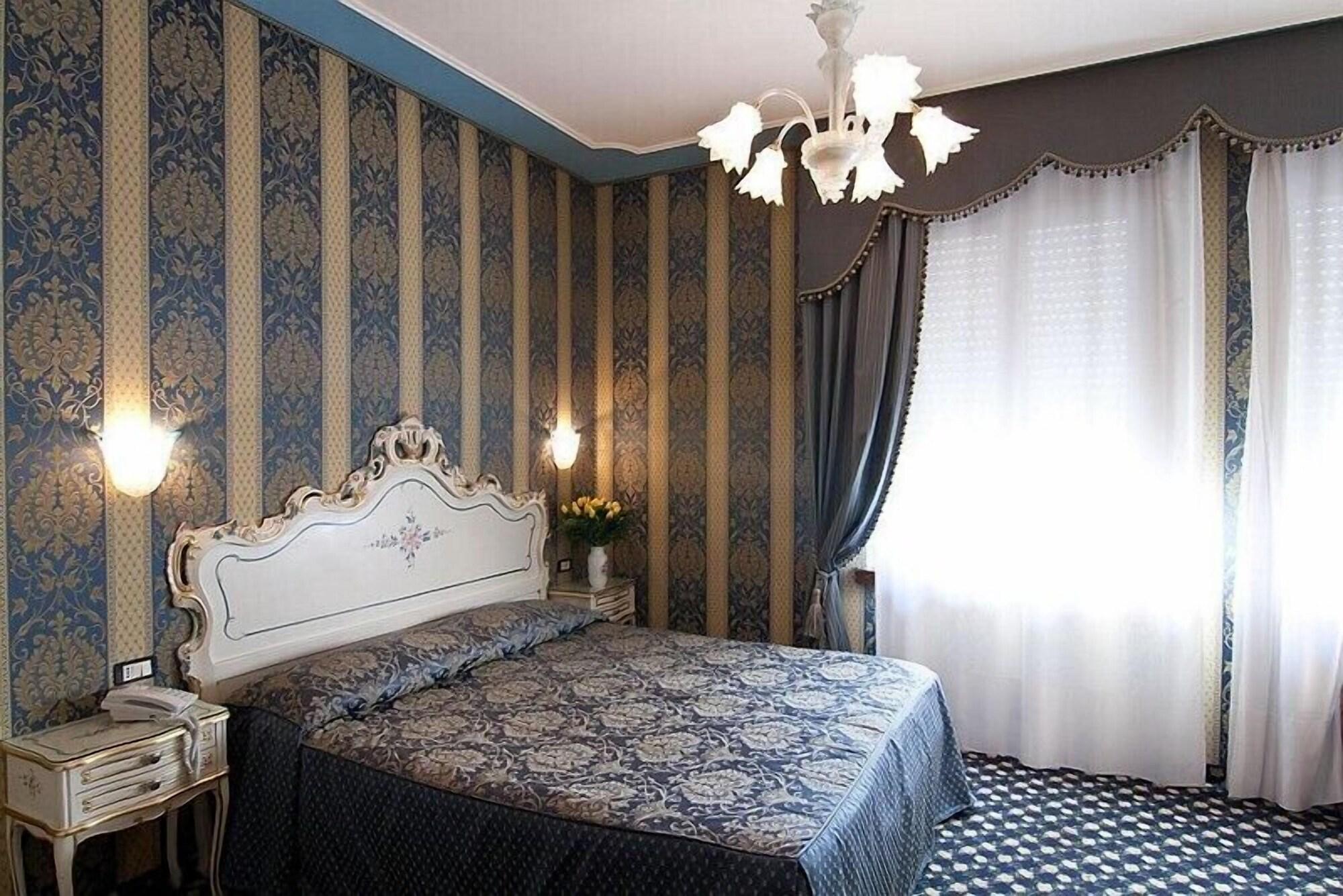 Hotel Belle Arti Venedig Exteriör bild